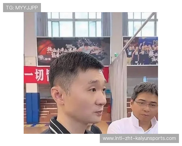 退役球员履新教练职务，传承技战术精髓，教练退役球衣